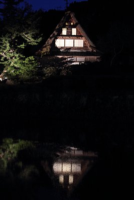 夜景　民俗館2号館　小中屋