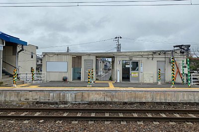駅舎とホーム