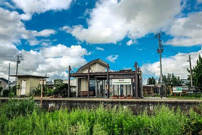駅舎とホーム