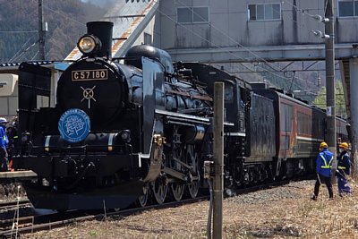 C57 180が牽引するSLしあわせの風ふくしま号