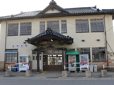 岩峅寺駅は上滝線との分岐駅です