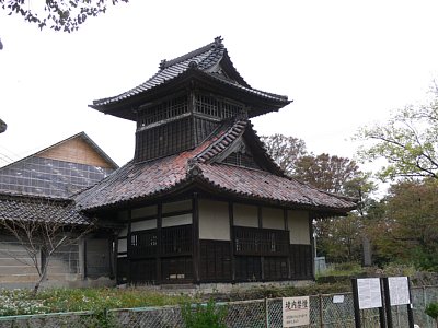 古国府城　今は勝興寺です