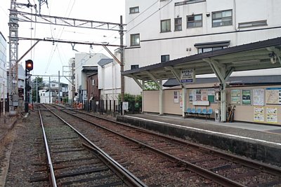 綾ノ町駅-新設軌道ホーム