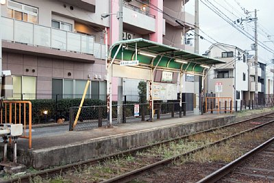 今船駅改札口