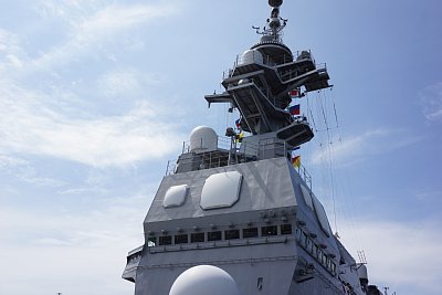 艦橋とマスト