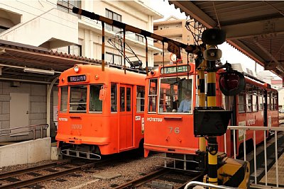 モハ50形電車とモハ2000形電車