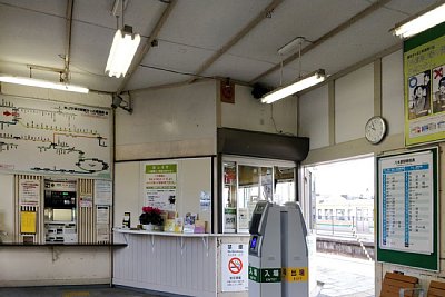 簡易Suica改札機と自動券売機