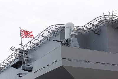 CIWSが艦尾にも設置されています