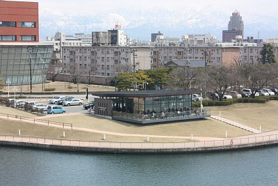 天門橋上部より見たスターバックス