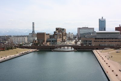 天門橋上部より見た泉と滝の広場