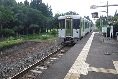 列車が入線します