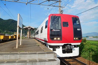 2100系電車は、元は成田エクスプレス