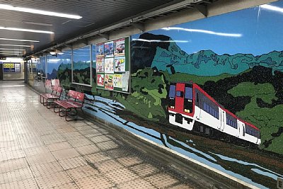 2100系電車の壁画