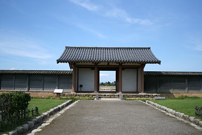 能登国分寺南門