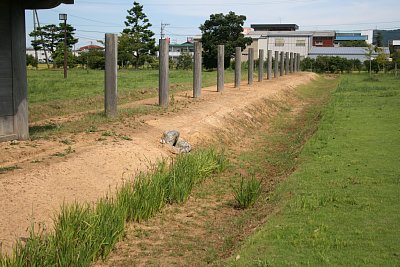 南側溝跡と塀跡