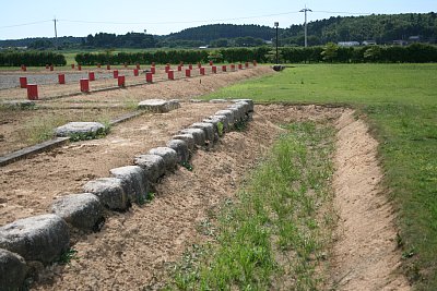 回廊外側の溝跡