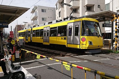 306電車