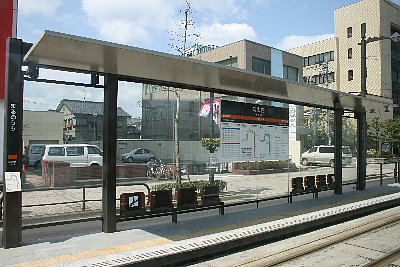 丸の内駅は富山都心線との分岐駅です