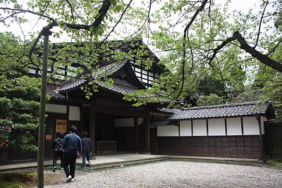 主屋は登録有形文化財です