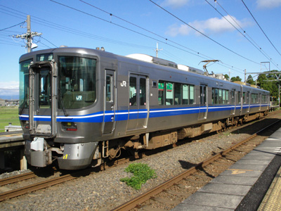 新型車両521系電車