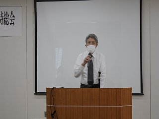 川西理事・事業会社社長が八伏発電所の概要を説明